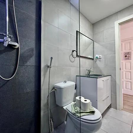 Modern With Sea Views In Appartement